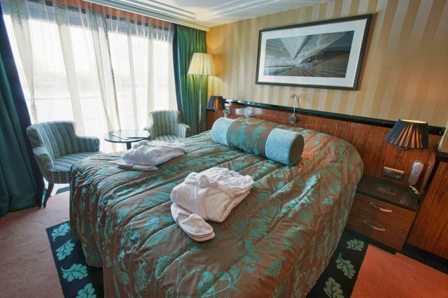 MS Excellence Royal - Schiffsinformationen zur Reise Höhepunkte auf der