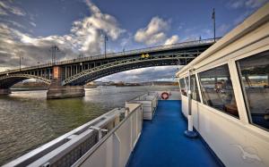 Flüsse-Quartett: Frankfurt - Mainz - Trier - Luxemburg - Saarschleife - Koblenz - Rüdesheim - Frankfurt mit der MS Rhein Prinzessin Flüsse-Quartett: Frankfurt - Mainz - Trier - Luxemburg - Saarschleife - Koblenz - Rüdesheim - Frankfurt mit der MS Rhein Prinzessin