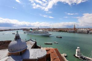 Mediterrane und Atlantische Küsten: Triest - Venedig - Dubrovnik - Valletta - Ibiza - Lissabon - Falmouth - Amsterdam - Bremerhaven mit der MS Artania Mediterrane und Atlantische Küsten: Triest - Venedig - Dubrovnik - Valletta - Ibiza - Lissabon - Falmouth - Amsterdam - Bremerhaven mit der MS Artania