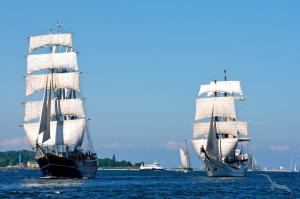 Weiße Nächte in der Ostsee: Bremerhaven - Nord-Ostsee-Kanal - Riga - Küdema Bay - St. Petersburg - Tallinn - Stockholm - Visby - Trelleborg Bremerhaven mit der MS Albatros Weiße Nächte in der Ostsee: Bremerhaven - Nord-Ostsee-Kanal - Riga - Küdema Bay - St. Petersburg - Tallinn - Stockholm - Visby - Trelleborg Bremerhaven mit der MS Albatros